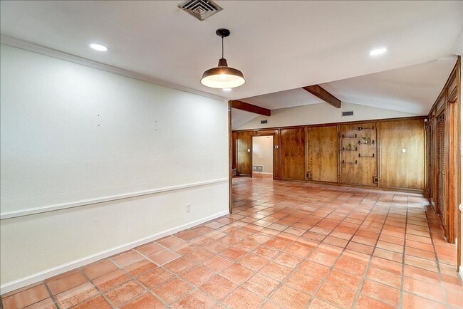 Building Photo - 5530 Tahoe Cir