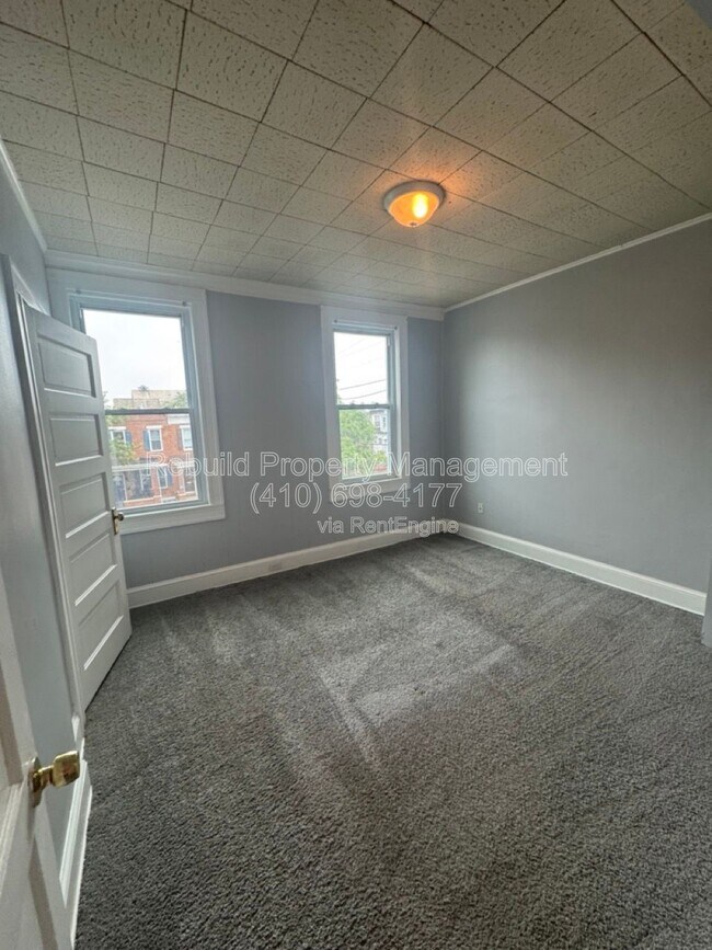 Building Photo - 2867 Lake Ave