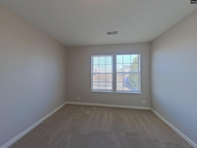 Building Photo - 482 Fox Trot Dr