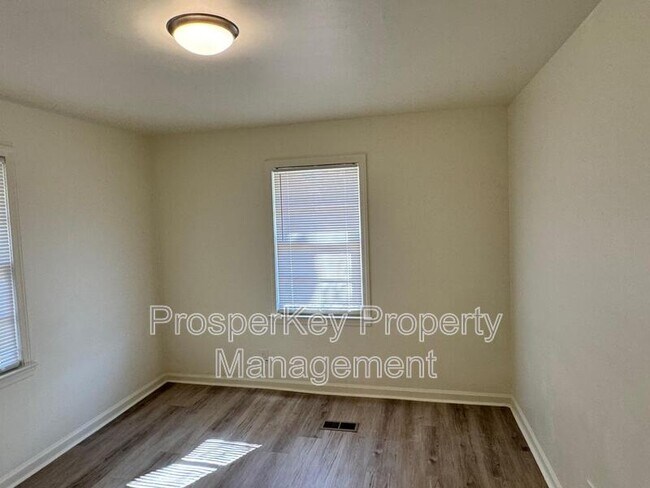 Building Photo - 4249 Lamore St