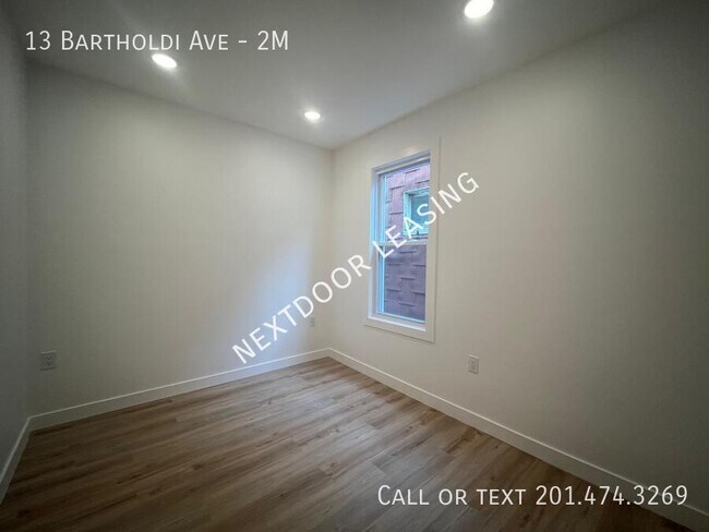 Building Photo - 13 Bartholdi Ave