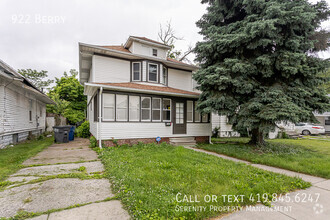 Building Photo - 922 Berry-