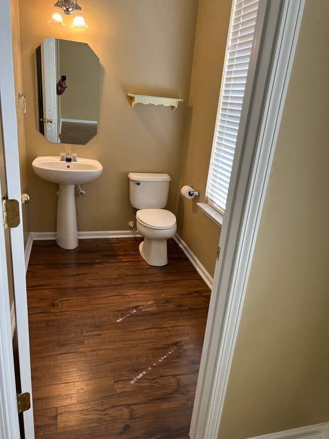 Building Photo - 14328 Laurel Tree Ln
