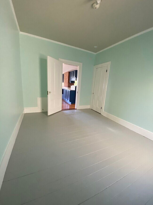 Inside second bedroom - 86 Holden St