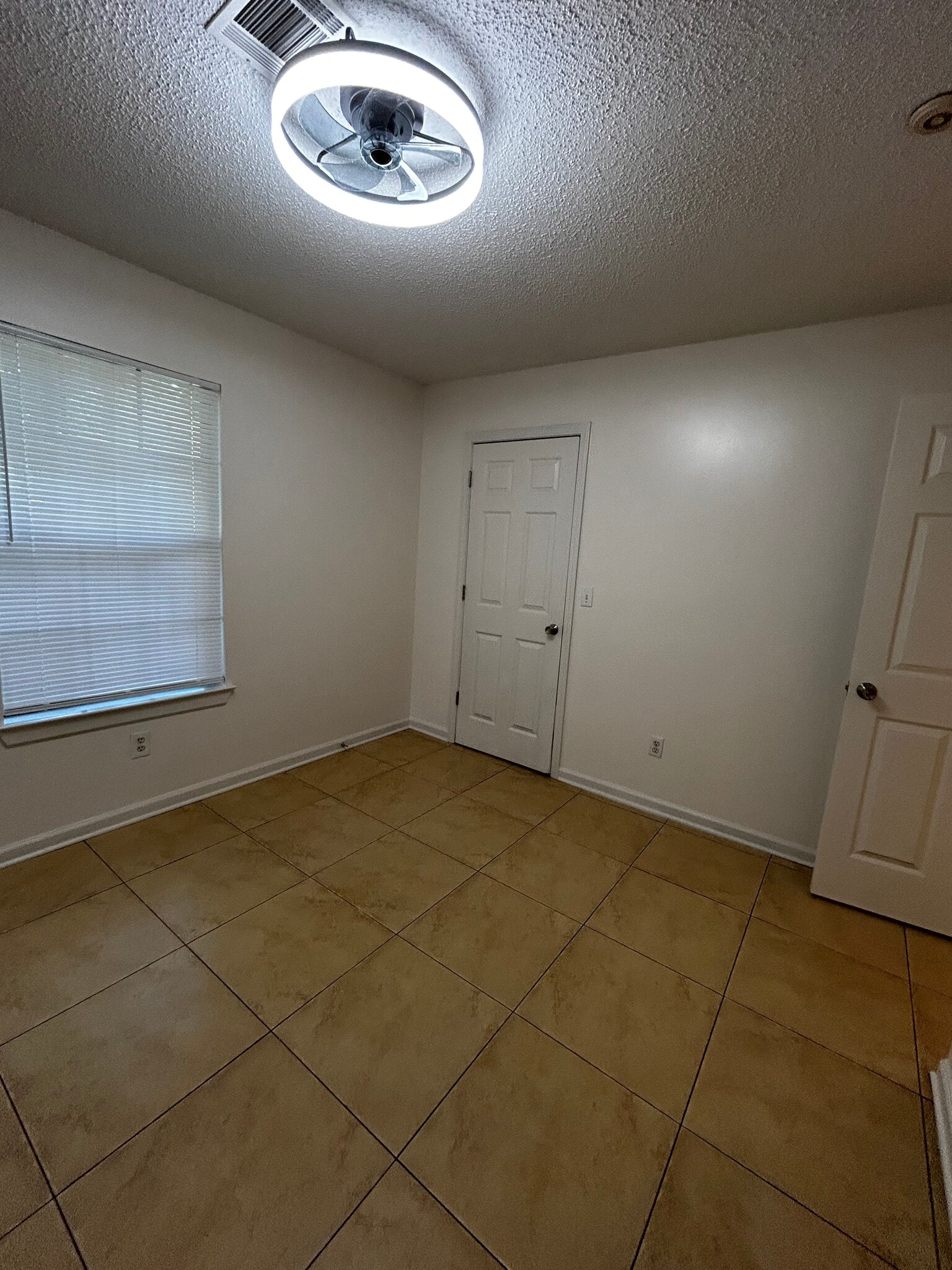 Building Photo - 407B Mildred St