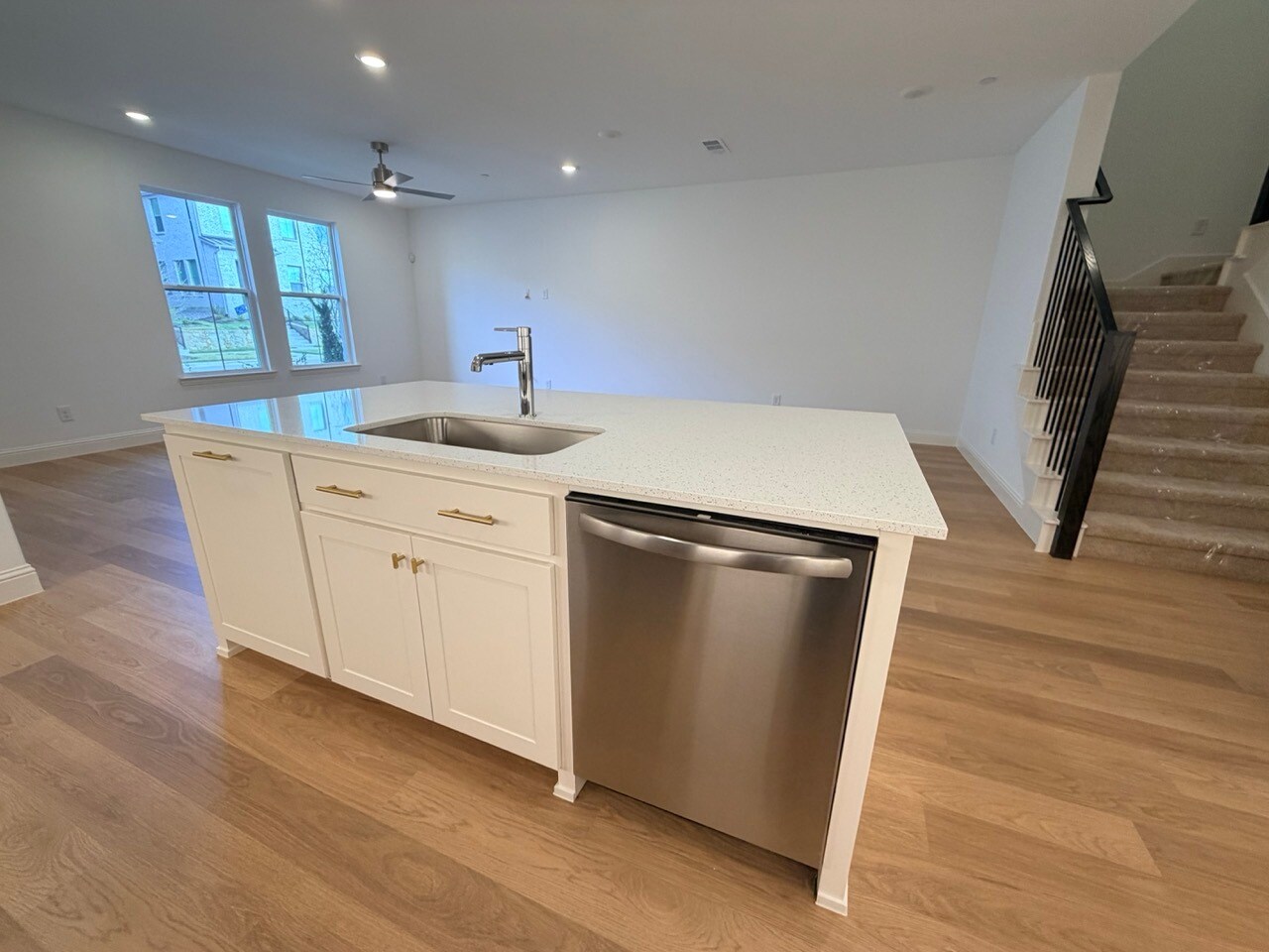 kitchen island - 4809 Lunker St