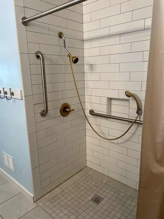 Building Photo - Beautiful 2 Bed, 2 Bath home located in Seagrove. (Handicap accessible)