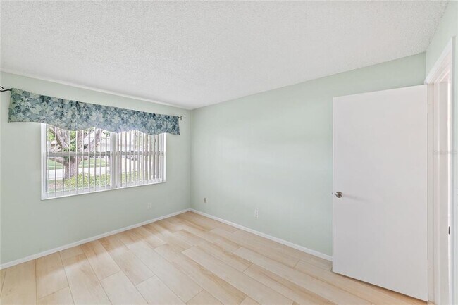 Building Photo - 4243 Chipmunk Dr