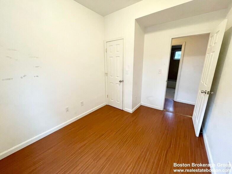 Building Photo - 93A Hillside St