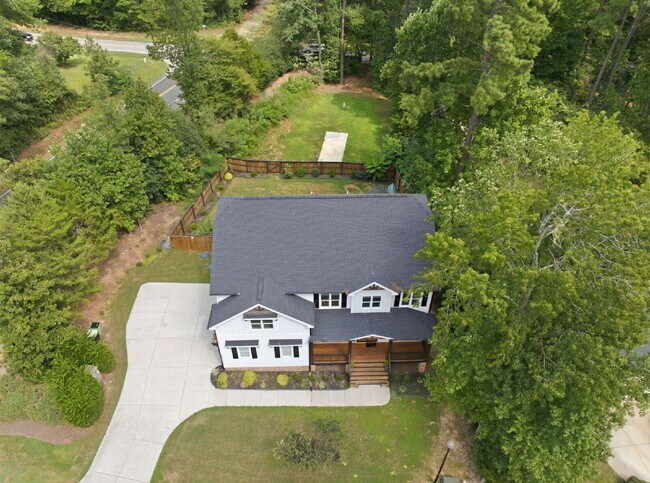 Building Photo - Luxurious Craftsman-style Home in Wake Forest
