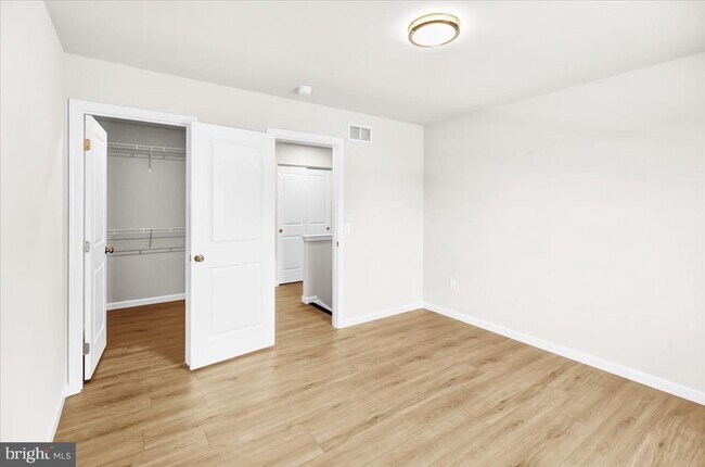 Building Photo - 2450 Jefferson Ave