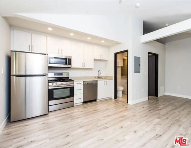 Building Photo - 483 Washington Blvd