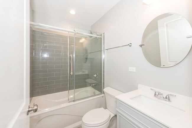 Building Photo - 4117 S Michigan Ave