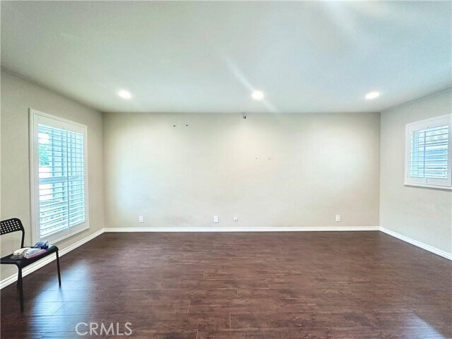Building Photo - 54 Gillman St