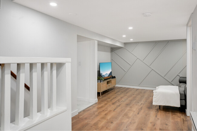 Building Photo - 1234 Watson Ave