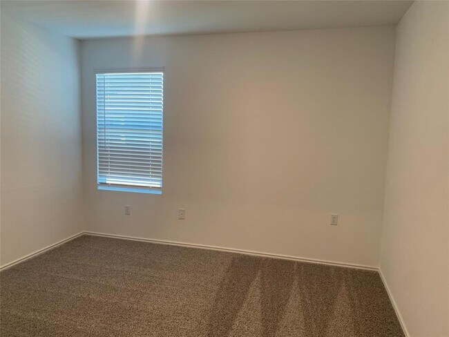 Building Photo - 530 Jack Ryan