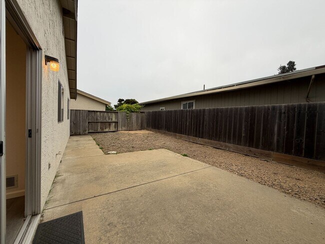 Building Photo - 745 Cedar Dr