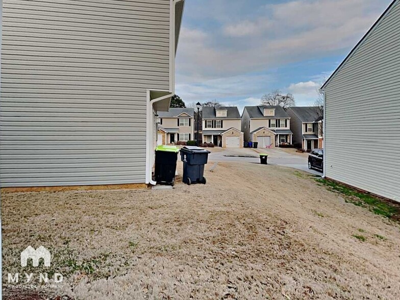 Building Photo - 161 Alton Cir