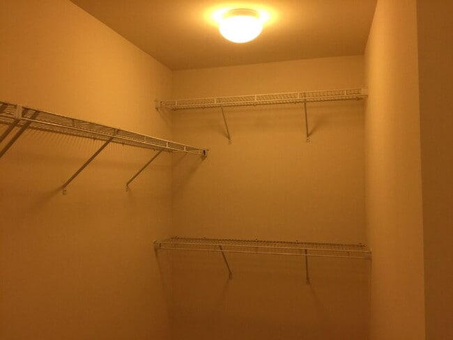 Building Photo - Spacious 4-Bedroom Richmond Retreat with 2...