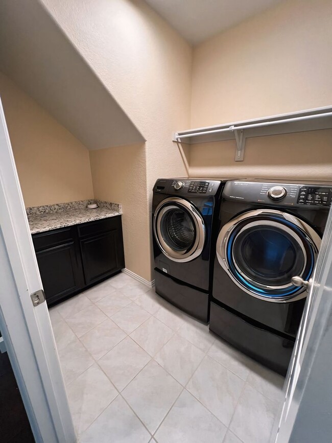 Building Photo - 4525 Conrad Ave