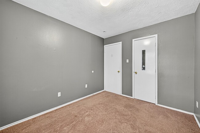 Building Photo - 3714 Bent Springs Ln