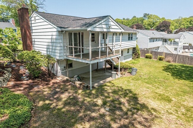 Building Photo - 20 Fieldstone Dr