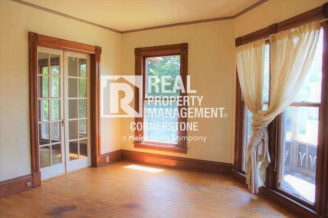 Building Photo - 808 W Kalamazoo Ave