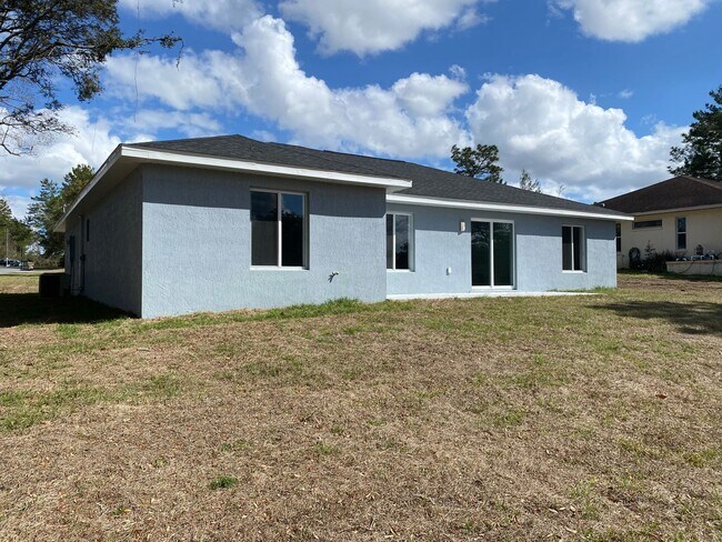 Building Photo - Desirable SW Ocala Neighborhood 3/2/2 **WON'T LAST**