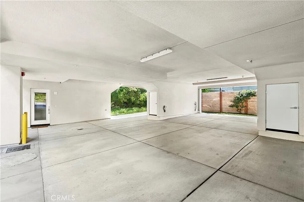 Building Photo - 2745 Laguna Canyon Rd