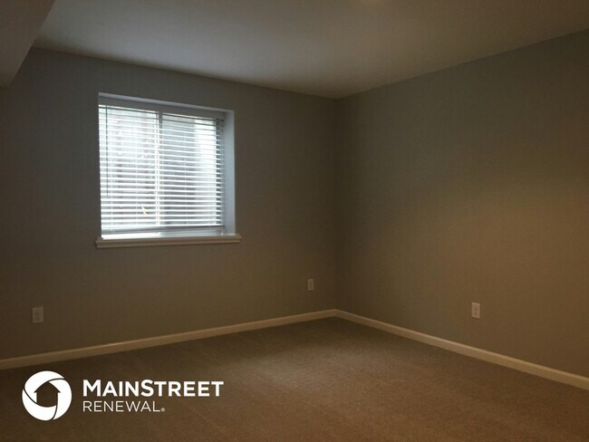Building Photo - 213 NE Kim Ct