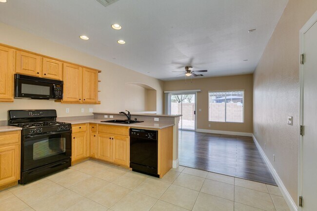 Building Photo - Spacious & Beautiful 3-Bedroom Home in Gat...