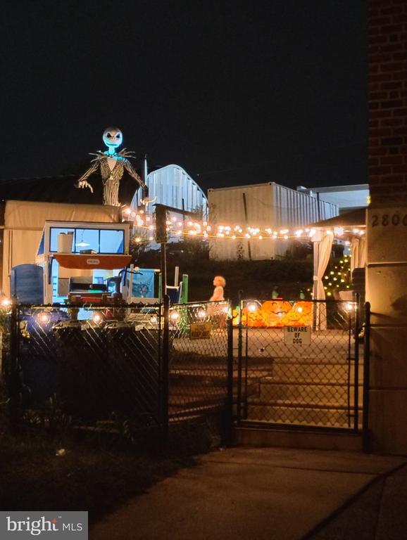 Building Photo - 2806 Ryerson Pl