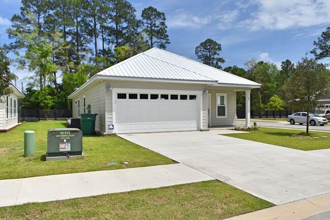 Building Photo - Brand New 3 Bedroom 2 Bath Custom Craftsman