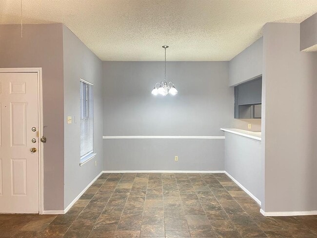 Building Photo - 2204 Millstone Dr