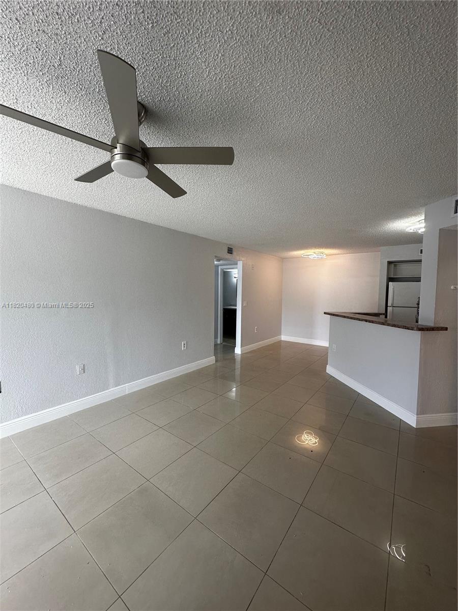 Building Photo - 12760 Vista Isles Dr