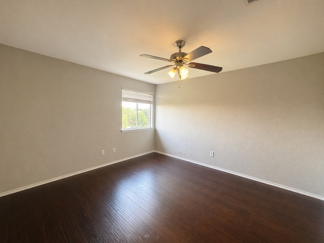 Building Photo - AVAILABLE NOW; APPLY AT OUR WEBSITE TODAY!!