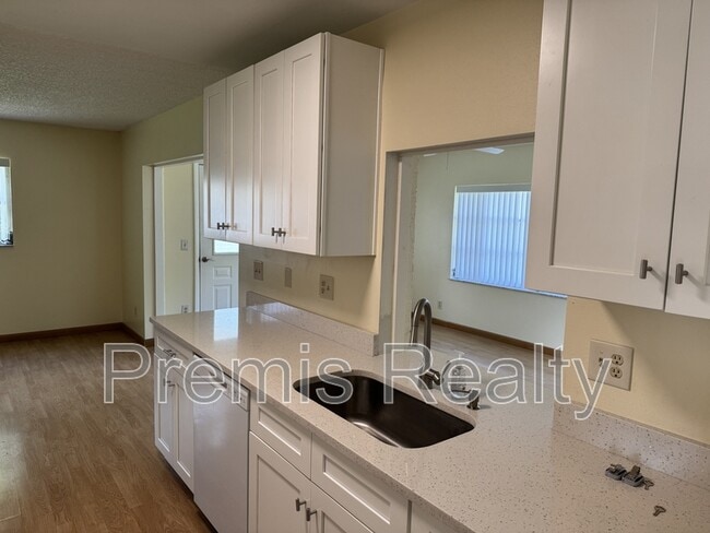 Building Photo - 144 Stafford Cir