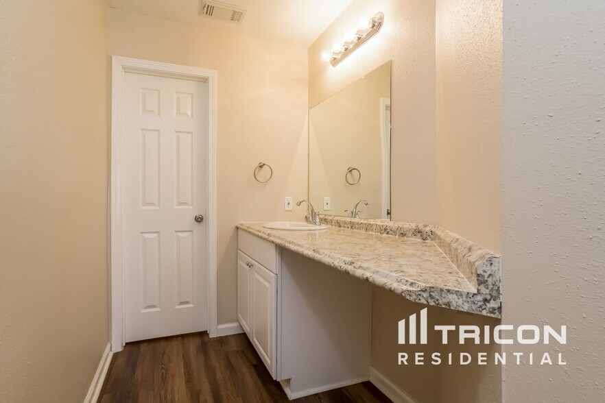Building Photo - 13138 Crystal Cove Dr