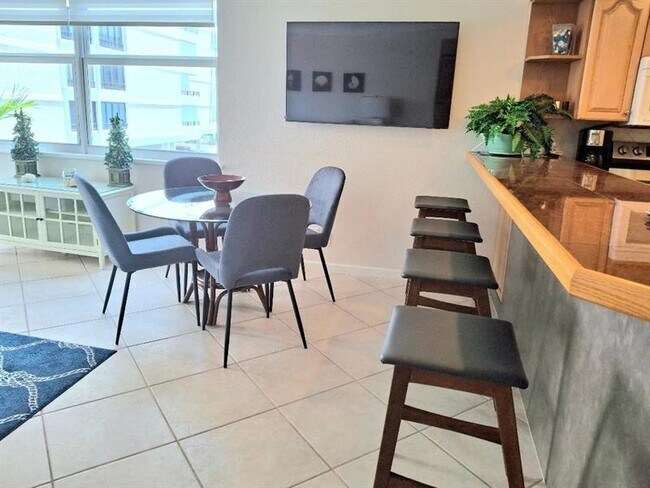 Building Photo - 1421 S Ocean Blvd