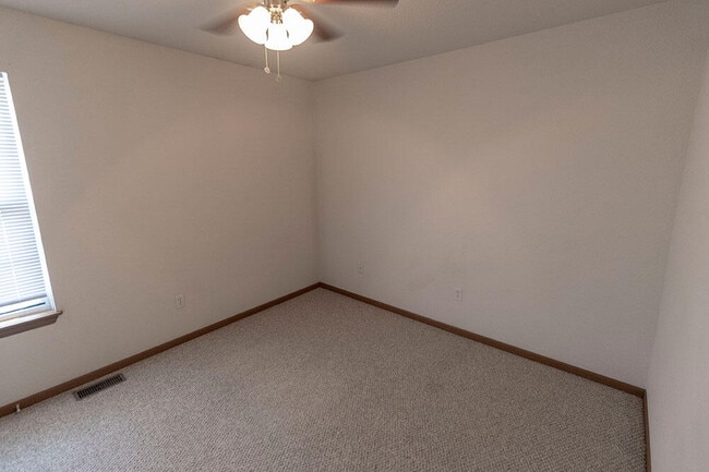 Building Photo - 1635 Bold Ruler Ct