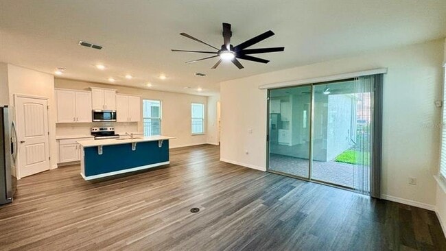 Building Photo - 11170 Hollow Bay dr