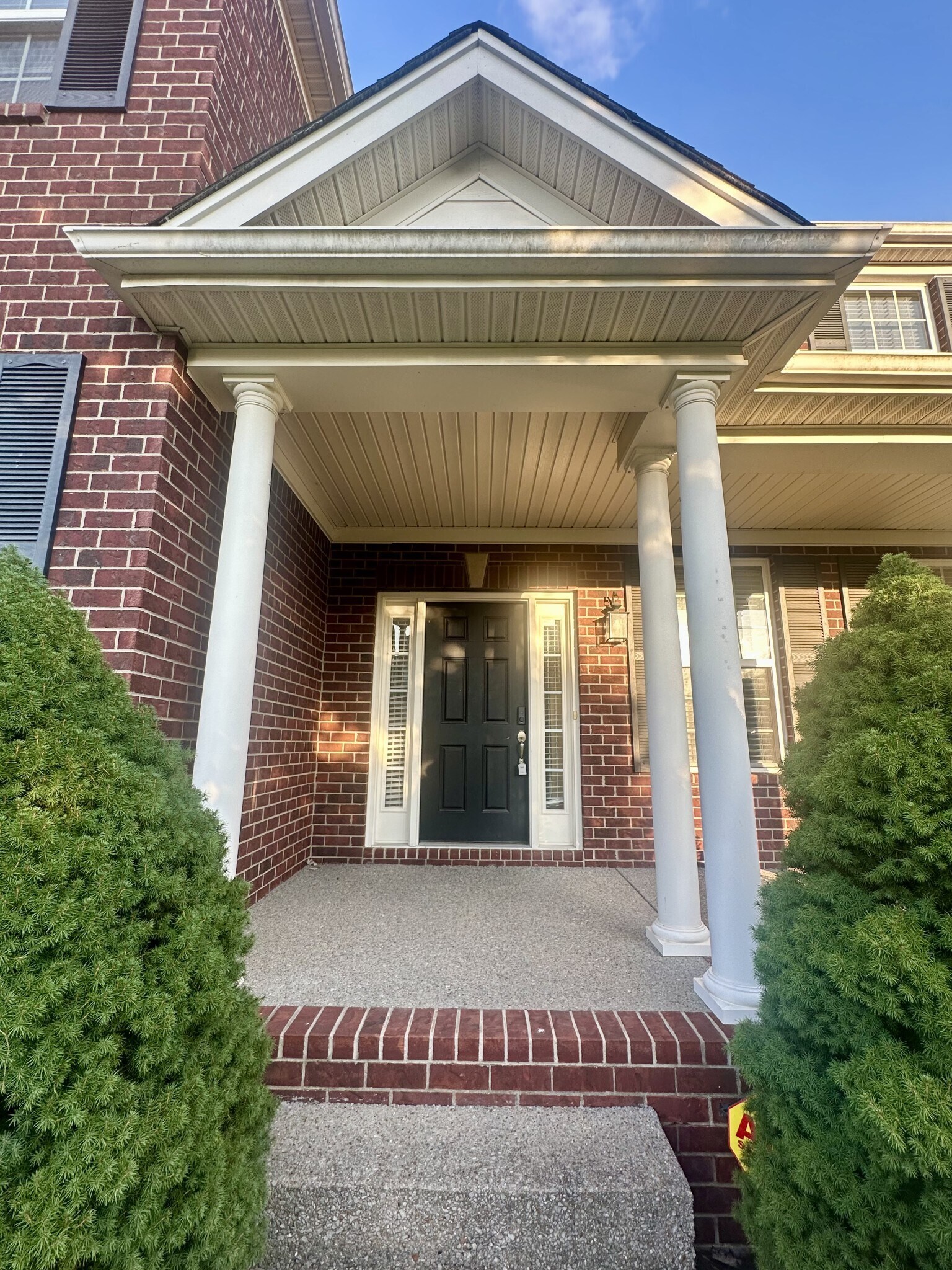 Building Photo - 402 Valley Spring Dr
