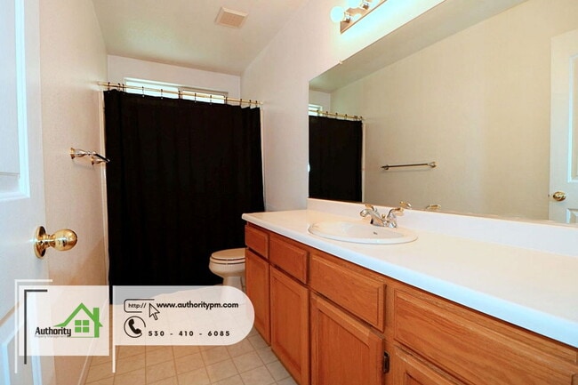 Building Photo - 2875 Tropicana Ct