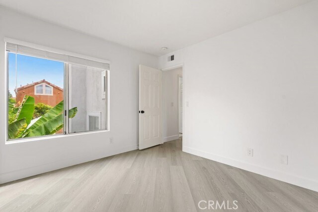 Building Photo - 4 Las Cruces