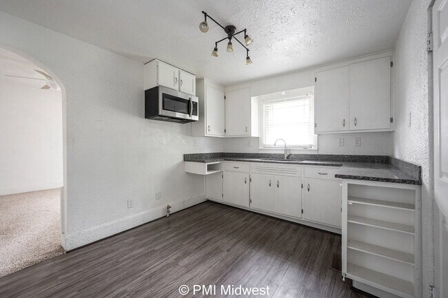 Building Photo - "Charming 3-Bedroom Home in Anderson's Hea...