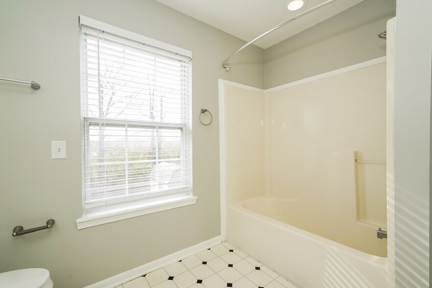 Building Photo - 6229 Tybalt Pl