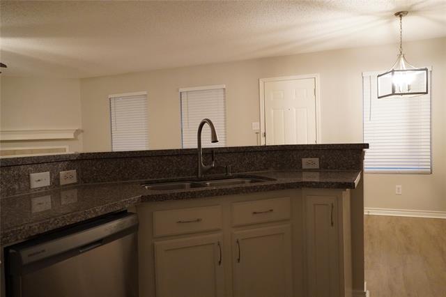 Building Photo - 9965 George Washington Dr