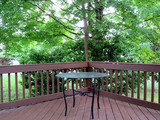 Building Photo - Beautiful 3 bed 2.5 bath Franklin Home