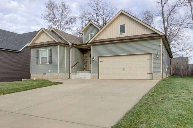 Building Photo - Sharp 3bed 2 ba.  upgrades throughout.