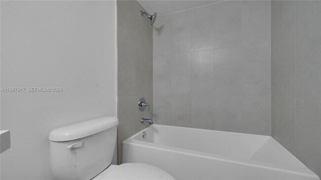 Building Photo - 555 NE 34th St